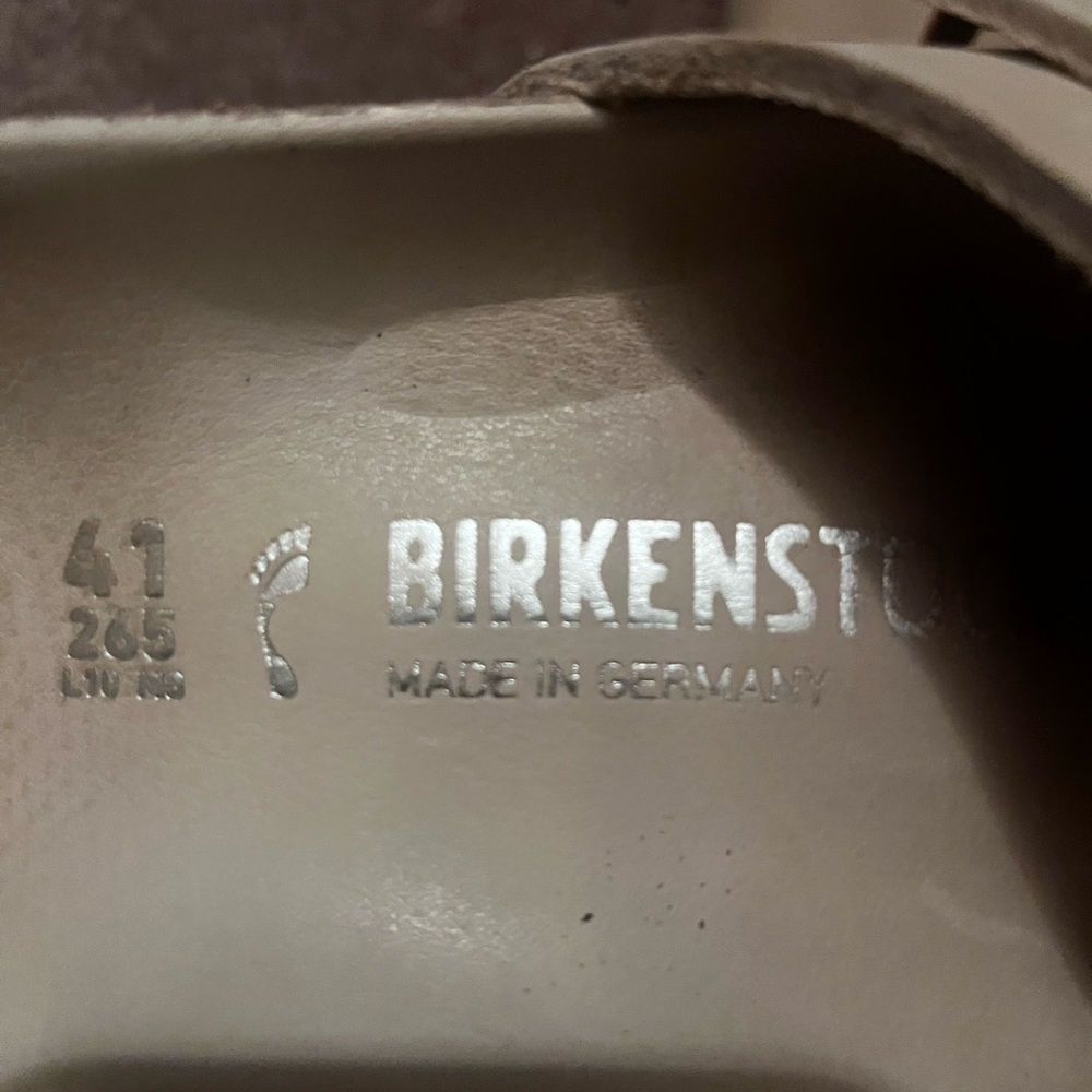 Birkenstock Off-White Sandals with Metallic Buckle - Picture 3 of 5